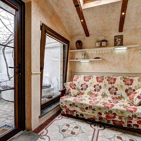 Itaka Villa *
